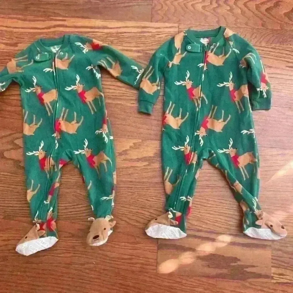 TWINS Christmas Size 12 months Carter's Reindeer Fleece Cotton Pajamas Set of 2 - Picture 4 of 7